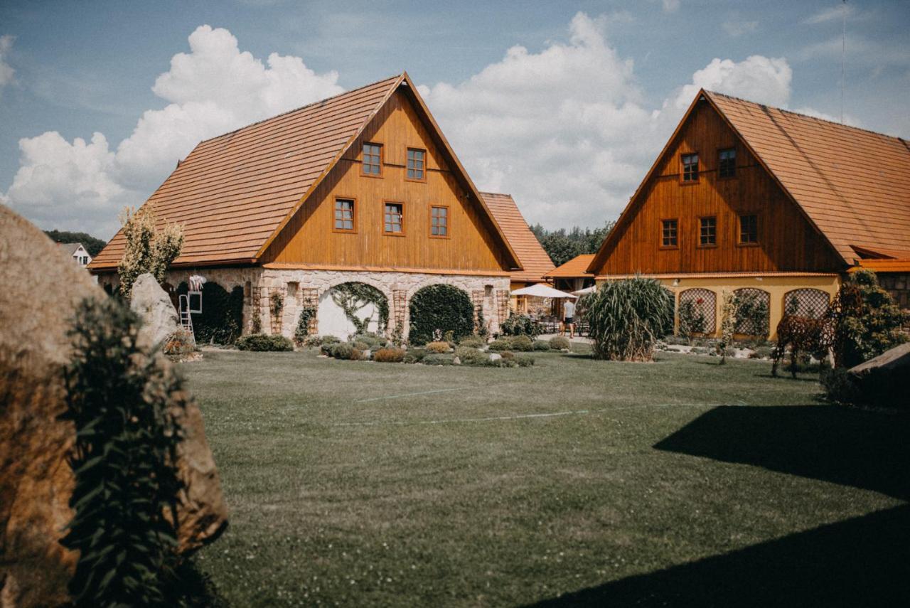 Penzion Jízdárna Hejtmánkovice Broumov Exterior foto